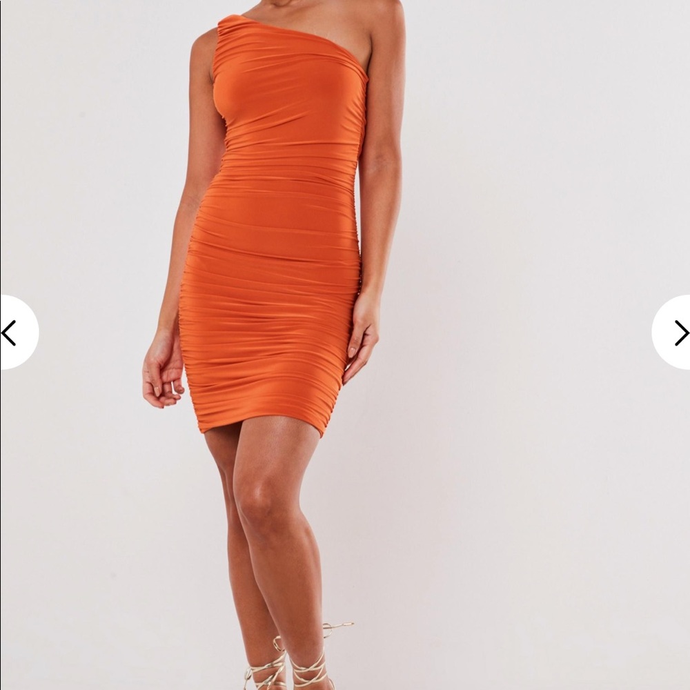 One-shoulder dress